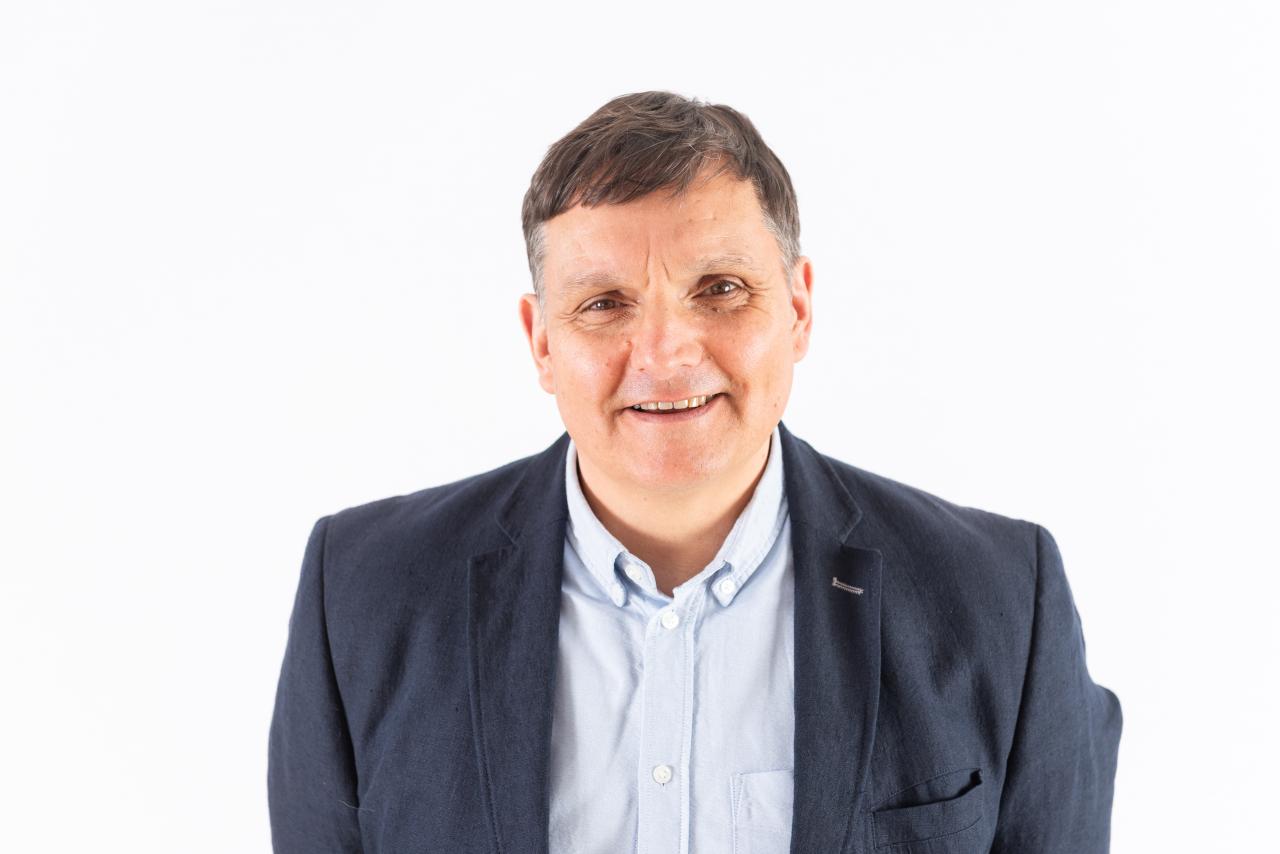 Chris Simpson headshot